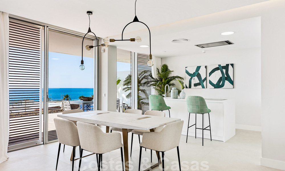 Instapklare sensationele moderne luxe eerstelijns strand appartementen te koop in Estepona, Costa del Sol 27846
