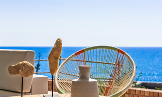 Instapklare sensationele moderne luxe eerstelijns strand appartementen te koop in Estepona, Costa del Sol 27847 