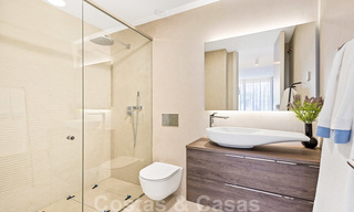 Instapklare sensationele moderne luxe eerstelijns strand appartementen te koop in Estepona, Costa del Sol 27850 