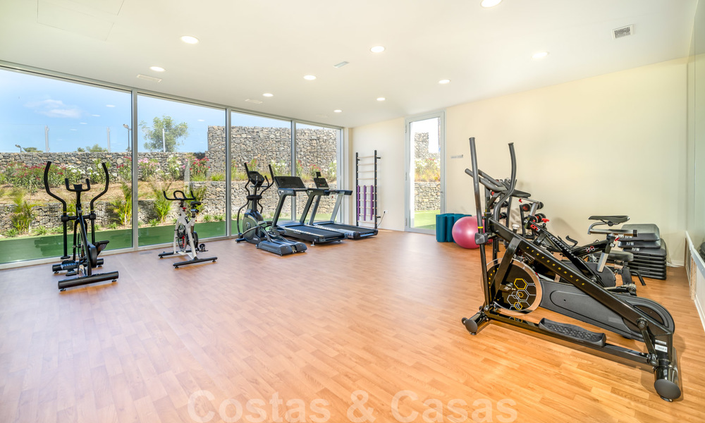 Instapklare sensationele moderne luxe eerstelijns strand appartementen te koop in Estepona, Costa del Sol 27861