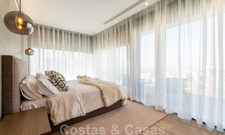 Elegante, nieuwe moderne villa met prachtig panoramisch uitzicht op de kust en de zee te koop, Nueva Andalucia, Marbella 28081 