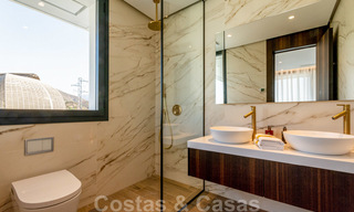 Elegante, nieuwe moderne villa met prachtig panoramisch uitzicht op de kust en de zee te koop, Nueva Andalucia, Marbella 28099 