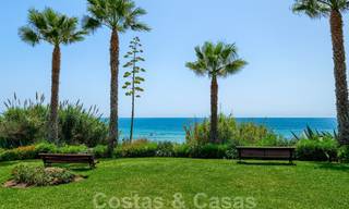Geherdecoreerd huis te koop in een klein strandcomplex met mooi zwembad in Estepona West, dicht bij de stad 28123 