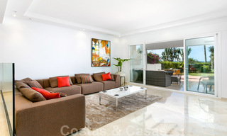 Gerenoveerd eerstelijnstrand huis te koop in Costalita, New Golden Mile, Marbella – Estepona, met prachtig panoramisch zeezicht 28420 