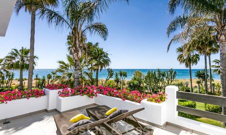 Gerenoveerd eerstelijnstrand huis te koop in Costalita, New Golden Mile, Marbella – Estepona, met prachtig panoramisch zeezicht 28425