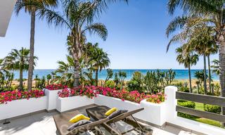 Gerenoveerd eerstelijnstrand huis te koop in Costalita, New Golden Mile, Marbella – Estepona, met prachtig panoramisch zeezicht 28425 
