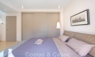 Gerenoveerd appartement te koop in het iconische eerstelijnsstrand complex Gray D’Albion in Puerto Banus, Marbella 28348 