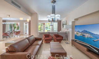 Gerenoveerd appartement te koop in het iconische eerstelijnsstrand complex Gray D’Albion in Puerto Banus, Marbella 28382 