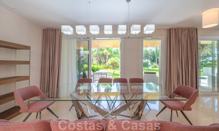 Gerenoveerd appartement te koop in het iconische eerstelijnsstrand complex Gray D’Albion in Puerto Banus, Marbella 28386 