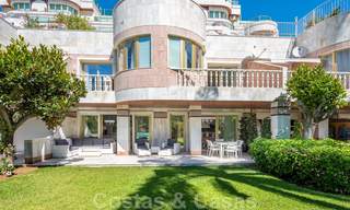 Gerenoveerd appartement te koop in het iconische eerstelijnsstrand complex Gray D’Albion in Puerto Banus, Marbella 28396 