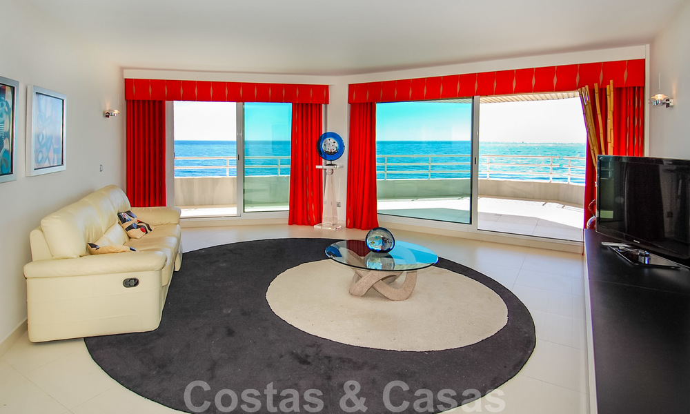 Appartementen te koop in het exclusieve eerstelijnsstrand complex Playa Esmeralda aan de Golden Mile, nabij Puerto Banús 28497