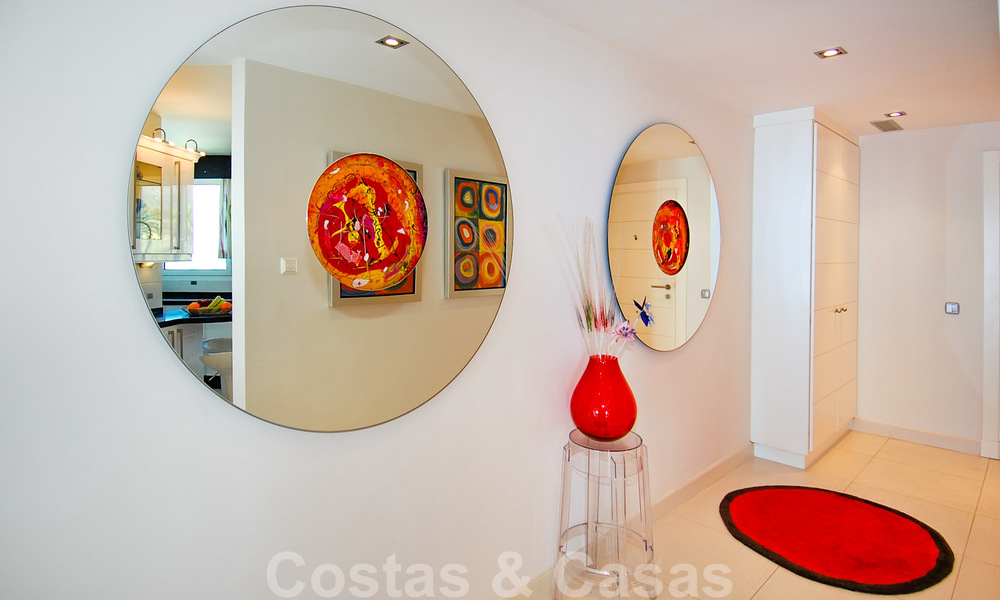 Appartementen te koop in het exclusieve eerstelijnsstrand complex Playa Esmeralda aan de Golden Mile, nabij Puerto Banús 28503