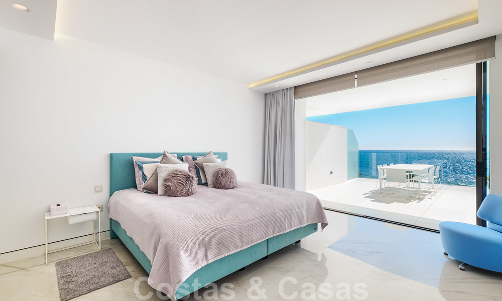 Privé herverkoop! Nieuw op de markt. Ultra deluxe avant garde strand appartement te koop in een exclusief complex aan de New Golden Mile, Marbella - Estepona 28708