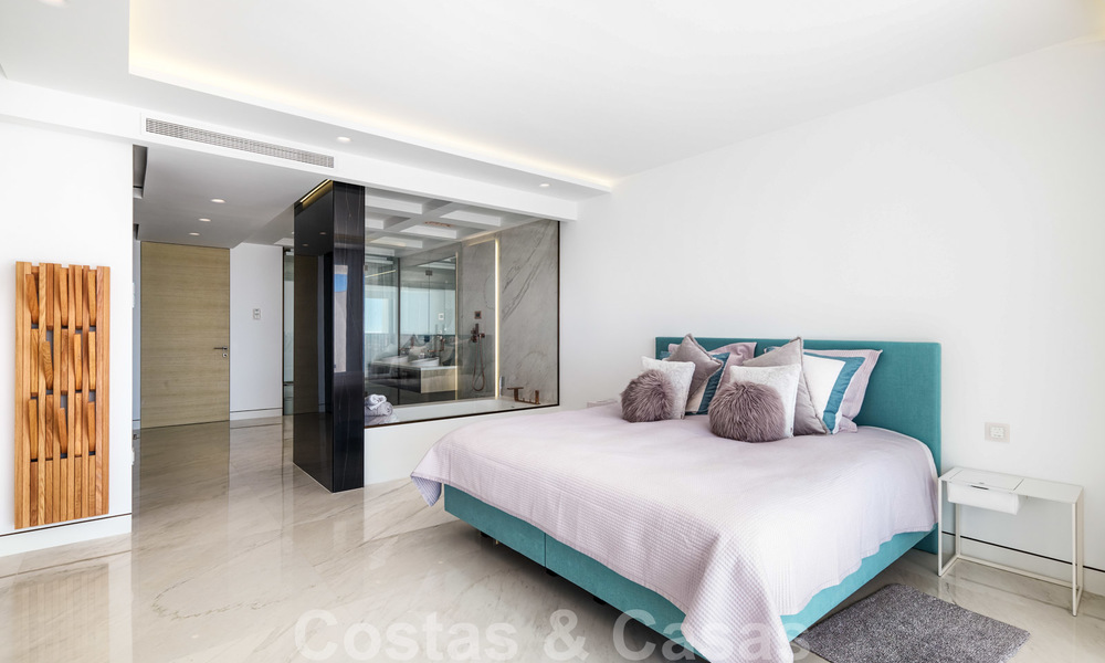 Privé herverkoop! Nieuw op de markt. Ultra deluxe avant garde strand appartement te koop in een exclusief complex aan de New Golden Mile, Marbella - Estepona 28709