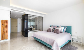 Privé herverkoop! Nieuw op de markt. Ultra deluxe avant garde strand appartement te koop in een exclusief complex aan de New Golden Mile, Marbella - Estepona 28709 