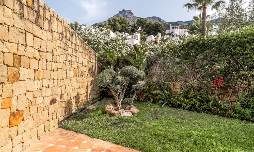 Prachtig huis met uitzicht op de groene omgeving en de zee in een gated community op de Golden Mile - Marbella 28582
