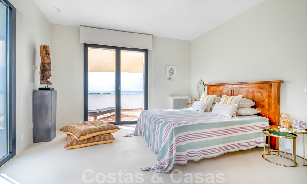 Prachtig huis met uitzicht op de groene omgeving en de zee in een gated community op de Golden Mile - Marbella 28589