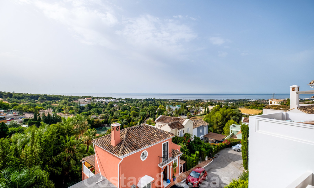 Prachtig huis met uitzicht op de groene omgeving en de zee in een gated community op de Golden Mile - Marbella 28591
