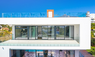 Instapklare moderne villa te koop, op loopafstand van Puerto Banus in Nueva Andalucia, Marbella 28644 