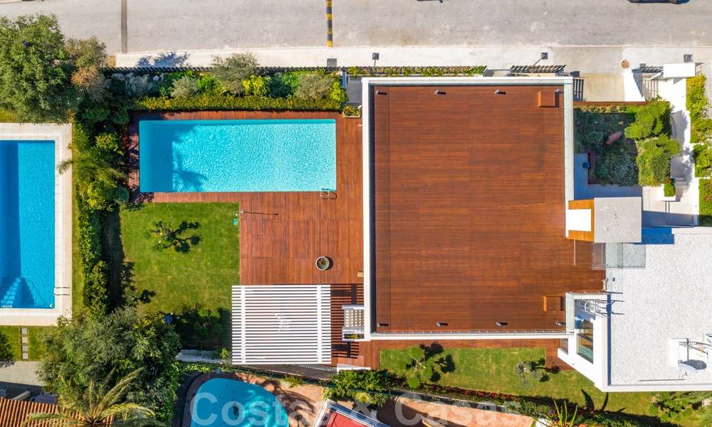 Instapklare moderne villa te koop, op loopafstand van Puerto Banus in Nueva Andalucia, Marbella 28645