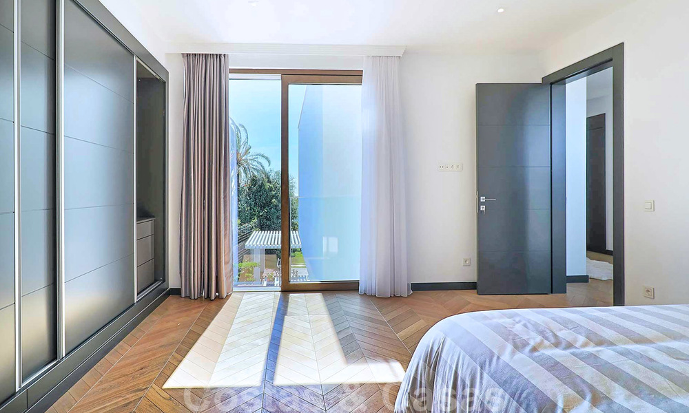 Instapklare moderne villa te koop, op loopafstand van Puerto Banus in Nueva Andalucia, Marbella 28655