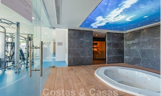 Ruim modern 3-slaapkamer luxeappartement te koop met zeezicht en instapklaar, Nueva Andalucia, Marbella 28914 