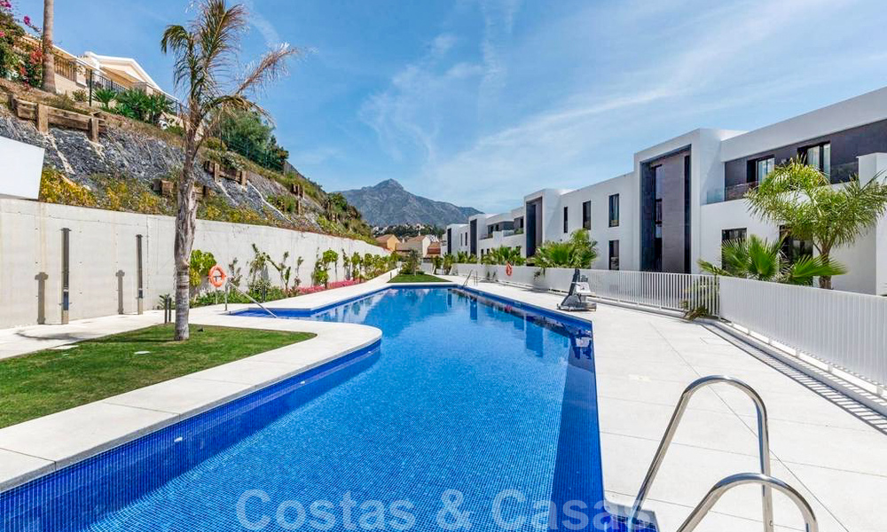 Ruim modern 3-slaapkamer luxeappartement te koop met zeezicht en instapklaar, Nueva Andalucia, Marbella 28917