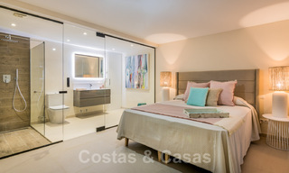 Instapklare, volledig gerenoveerde villa aan het strand met zeezicht te koop in Estepona West 28905 