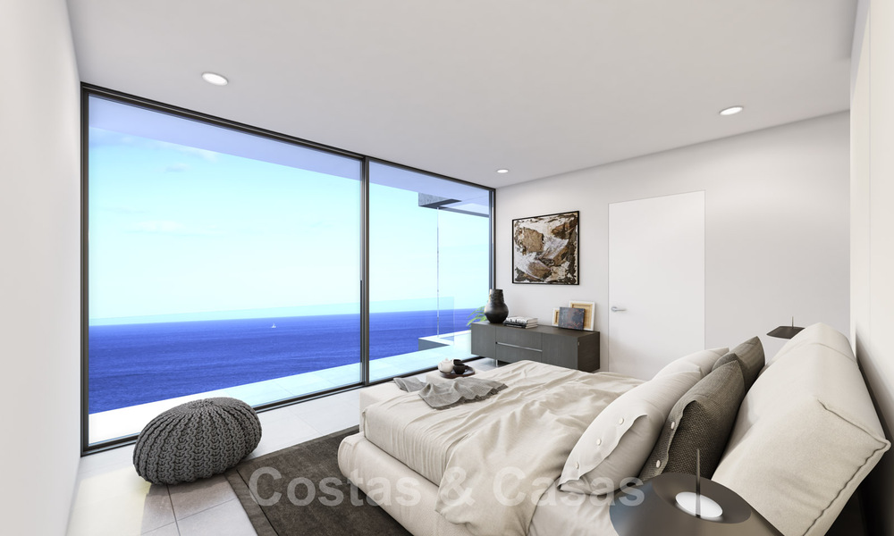 Stijlvolle, nieuwe eigentijdse designvilla te koop met panoramisch uitzicht over de zee, vlakbij Estepona 28920