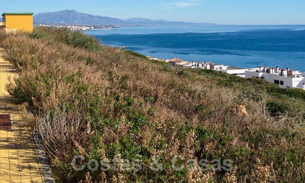 Stijlvolle, nieuwe eigentijdse designvilla te koop met panoramisch uitzicht over de zee, vlakbij Estepona 28923