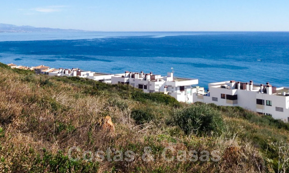 Stijlvolle, nieuwe eigentijdse designvilla te koop met panoramisch uitzicht over de zee, vlakbij Estepona 28924