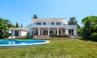 Te koop, eerstelijns golfvilla, smaakvol gerenoveerd in begeerde, rustige buurt in Guadalmina, Marbella 29216 