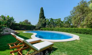 Te koop, eerstelijns golfvilla, smaakvol gerenoveerd in begeerde, rustige buurt in Guadalmina, Marbella 29236 