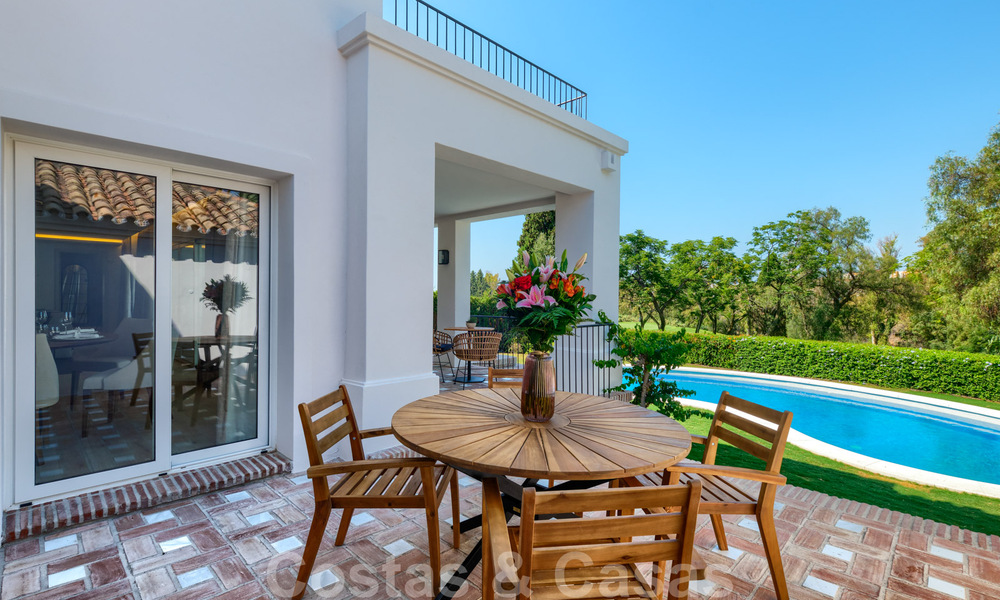 Te koop, eerstelijns golfvilla, smaakvol gerenoveerd in begeerde, rustige buurt in Guadalmina, Marbella 29237