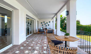 Te koop, eerstelijns golfvilla, smaakvol gerenoveerd in begeerde, rustige buurt in Guadalmina, Marbella 29238 