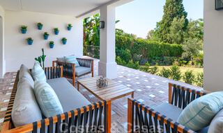 Te koop, eerstelijns golfvilla, smaakvol gerenoveerd in begeerde, rustige buurt in Guadalmina, Marbella 29240 