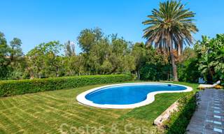 Te koop, eerstelijns golfvilla, smaakvol gerenoveerd in begeerde, rustige buurt in Guadalmina, Marbella 29244 
