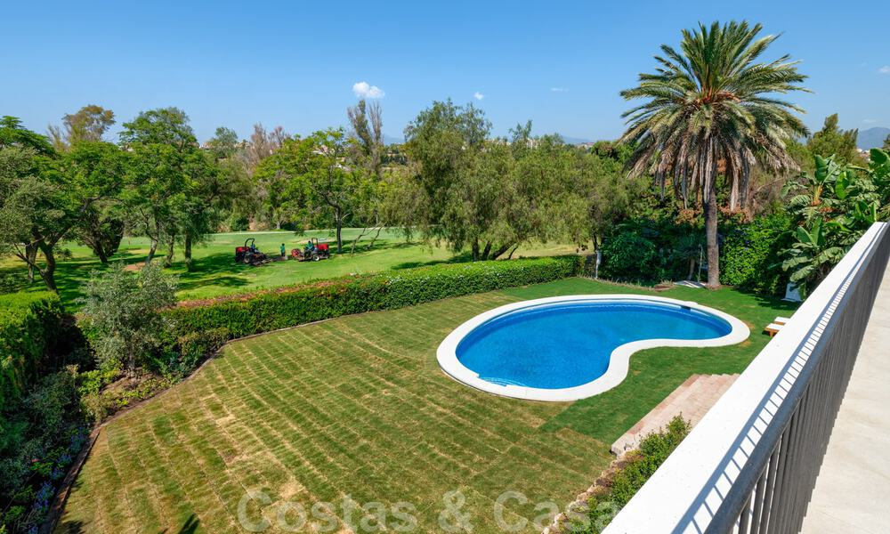 Te koop, eerstelijns golfvilla, smaakvol gerenoveerd in begeerde, rustige buurt in Guadalmina, Marbella 29254