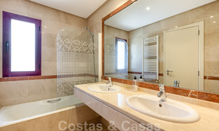 Mooi huis te koop met 3 slaapkamers op loopafstand van voorzieningen en Puerto Banus in Nueva Andalucia, Marbella 29283 