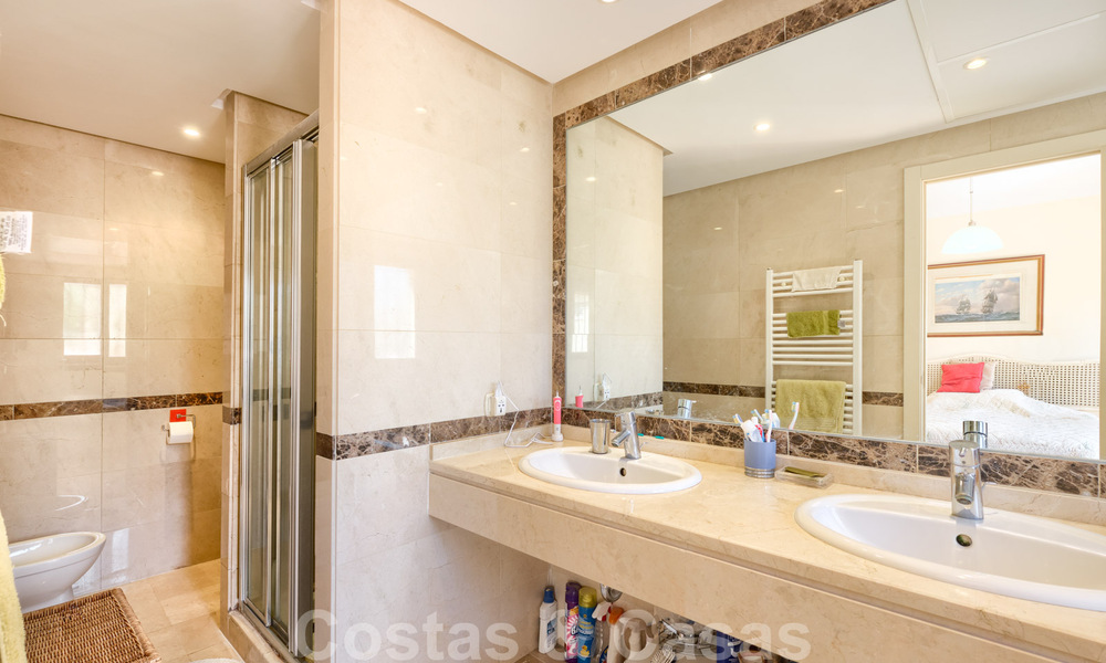 Mooi huis te koop met 3 slaapkamers op loopafstand van voorzieningen en Puerto Banus in Nueva Andalucia, Marbella 29286