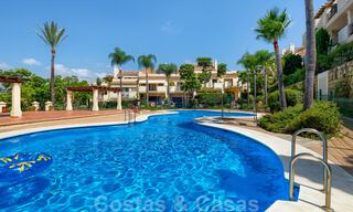 Mooi huis te koop met 3 slaapkamers op loopafstand van voorzieningen en Puerto Banus in Nueva Andalucia, Marbella 29301 