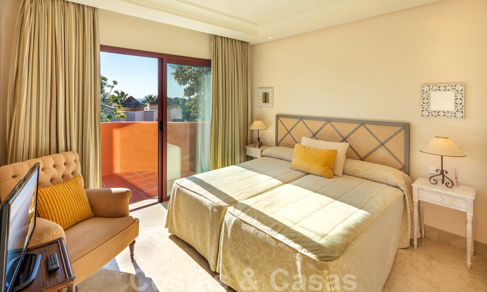 Luxe penthouse appartement te koop met zeezicht, op loopafstand van Puerto Banus in Nueva Andalucia, Marbella 29597