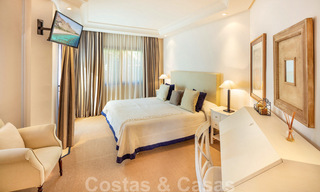 Luxe penthouse appartement te koop met zeezicht, op loopafstand van Puerto Banus in Nueva Andalucia, Marbella 29601 
