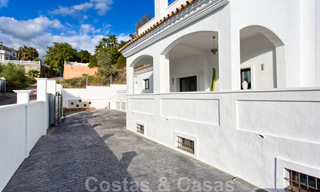 Te koop, gerenoveerde villa met een interieur in hedendaagse stijl op de New Golden Mile, Marbella - Estepona 29363 
