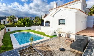 Te koop, gerenoveerde villa met een interieur in hedendaagse stijl op de New Golden Mile, Marbella - Estepona 29368 
