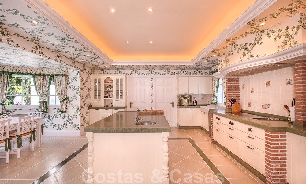 Spectaculaire, elegante villa te koop nabij het strand in het westen van Marbella 29396