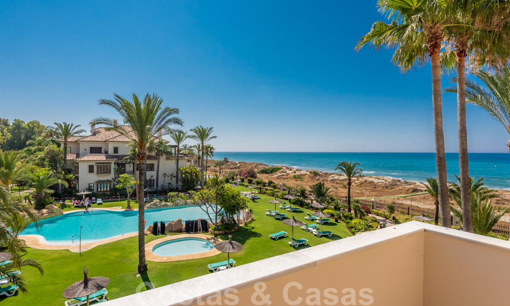Exclusief eerstelijns strand penthouse appartement te koop in Los Monteros, Marbella 29581