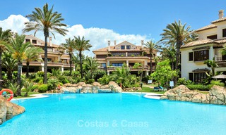 Exclusief eerstelijns strand penthouse appartement te koop in Los Monteros, Marbella 29592 