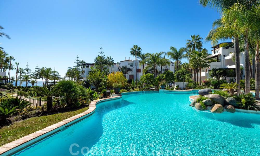 Luxueus gerenoveerd appartement met prachtig uitzicht op zee te koop in Puente Romano - Golden Mile, Marbella 29908