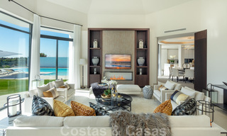 Elegant gerenoveerde villa in Aloha, Nueva Andalucia, Marbella. Eerstelijn golf op een verhoogde positie met prachtig uitzicht. 29926 